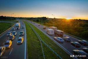 稳的汽车(经常跑高速，建议买安全操控强的汽车，开起来稳如高铁看这两款)