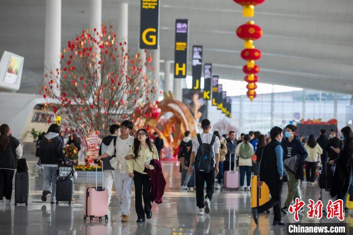 春节假期广州白云机场累计接送旅客逾195万人次