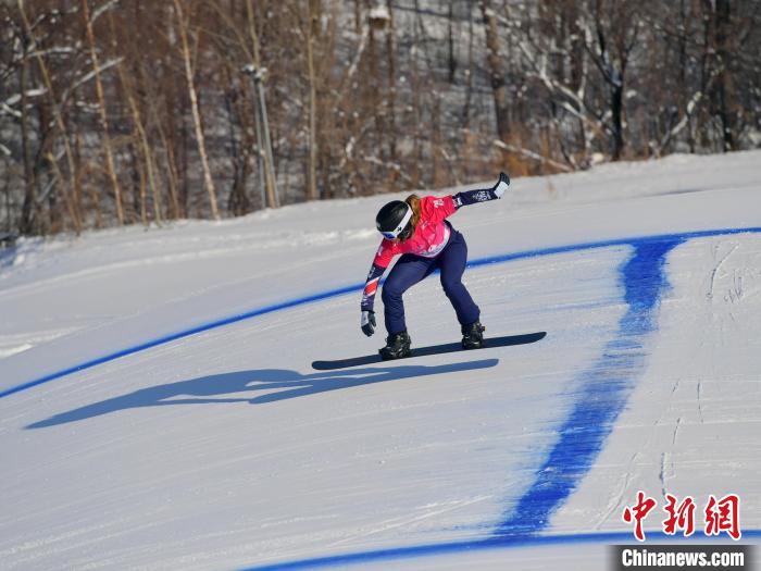 国际雪联单板滑雪障碍追逐世界杯北大湖站开赛