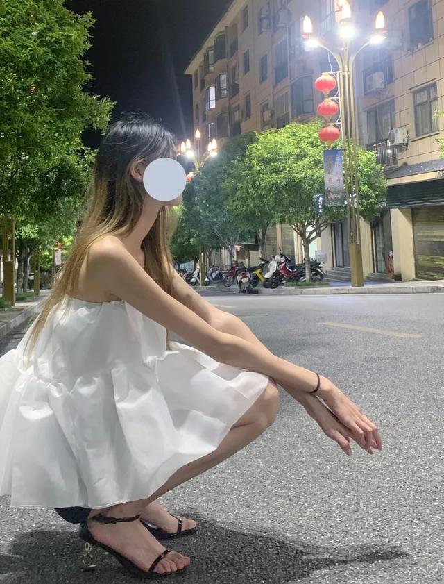 街拍网红美女性感身材居家写真高清壁纸小姐姐风韵少妇女明星大腿