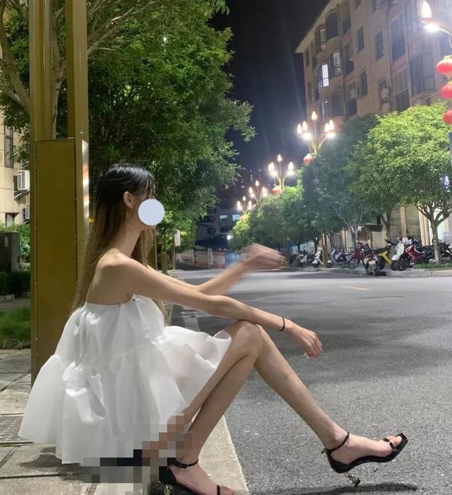 街拍网红美女性感身材居家写真高清壁纸小姐姐风韵少妇女明星大腿