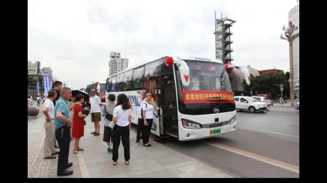 强烈建议开行成都3号线医学院地铁站到中江县城南客运站的摆渡车