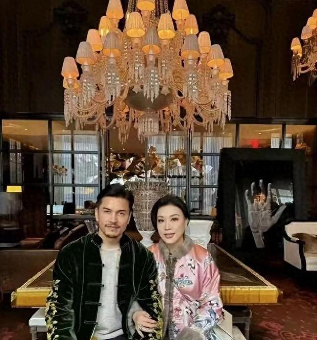 他三个老婆都是大美女，一婚周海媚二婚邝美云，46岁三婚娶到富婆