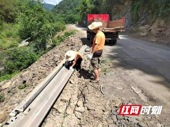 吉首公路：夏日战酷暑 步入公路养护强节奏