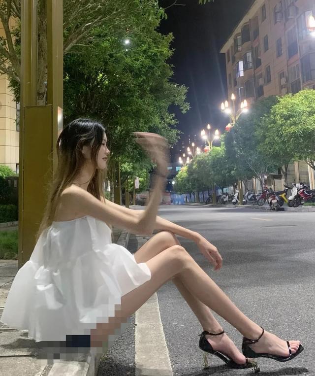 街拍网红美女性感身材居家写真高清壁纸小姐姐风韵少妇女明星大腿