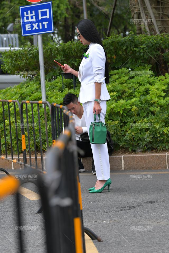 街拍高清美女逛街写真风韵少妇性感清纯小姐姐大长腿皮肤白皙