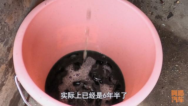 防冻液多久应该换？别再被人骗两年换了，车没那么娇贵