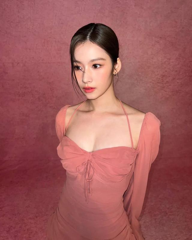 全球百大美女排名第三的Sana，人美身材好，美女图写真