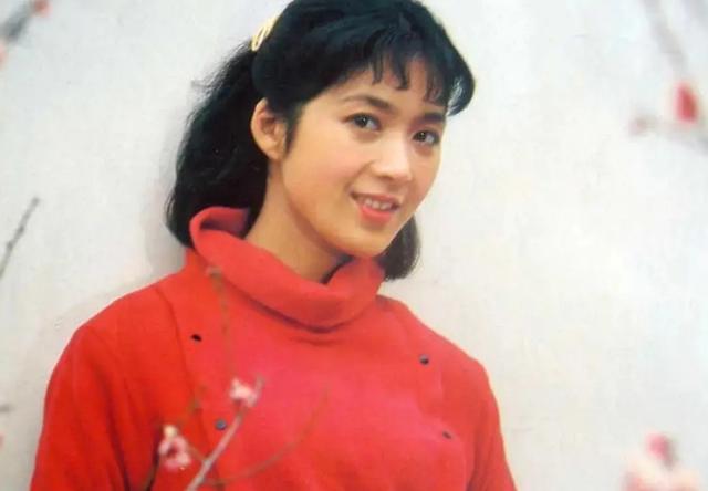 挂历女神龚雪旧照被扒，曾为80年代第一美女，因流氓案远渡重洋